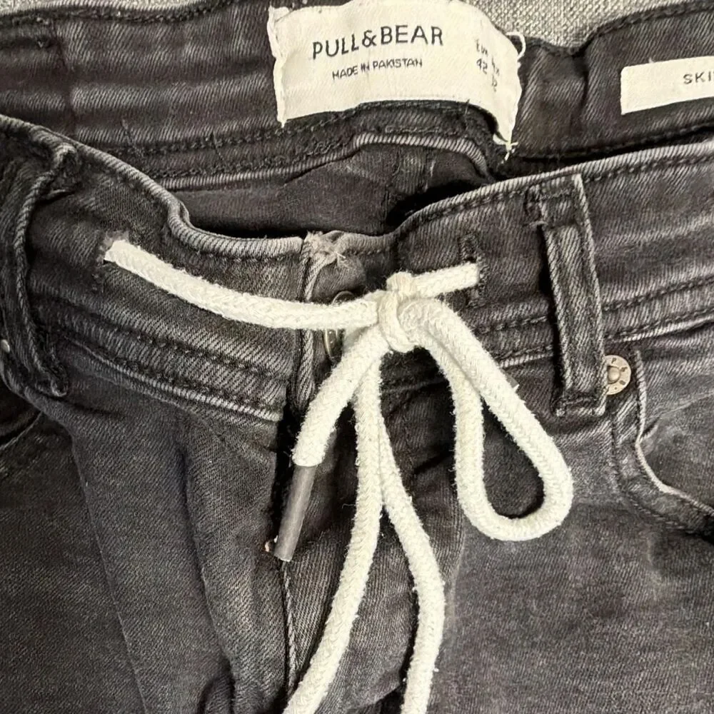 Pull-bear Men's Black Shorts